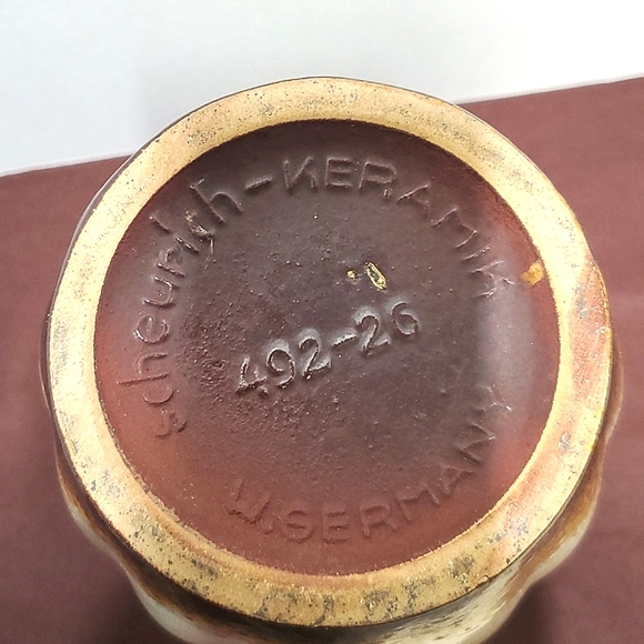 W. German pottery handled jug vase. - Picture 2 of 4